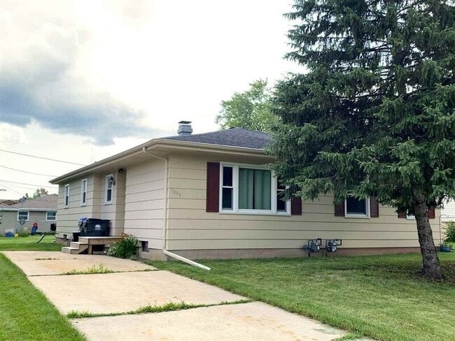 Building Photo - 1097/1099 Laurel Court - 1099