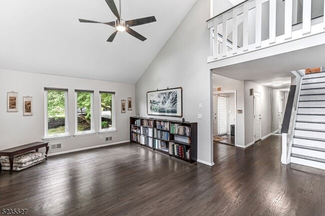 33 Highmount Ave
