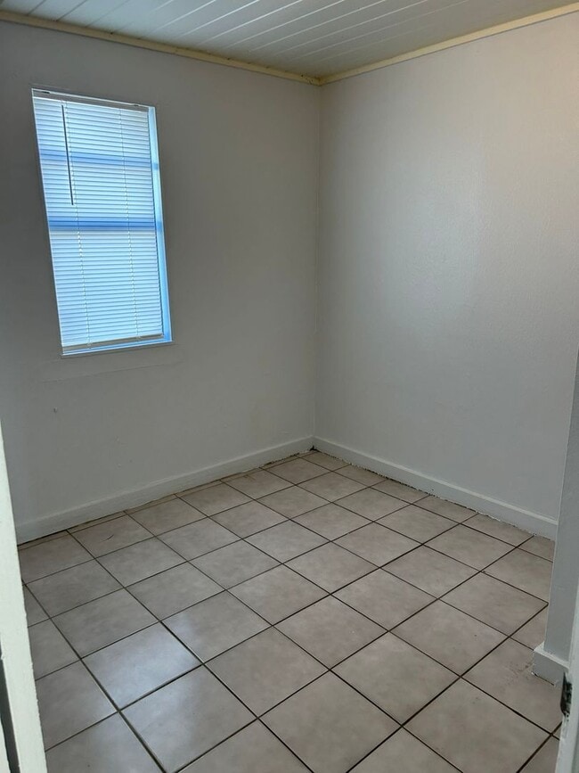 Photo - 3317 W Pine St Unit B