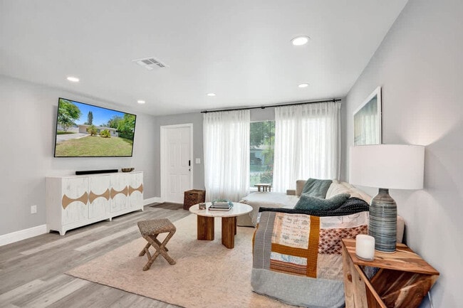 Photo - 1587 NE 30th St Unidad SI ID1503921P