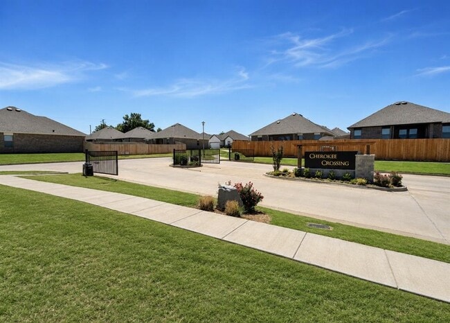 Building Photo - 7021 Labelle Dr