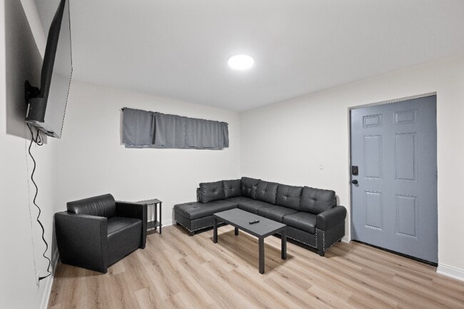 Photo - 613 S Champion Ave Unidad 613 S Champion Ave F