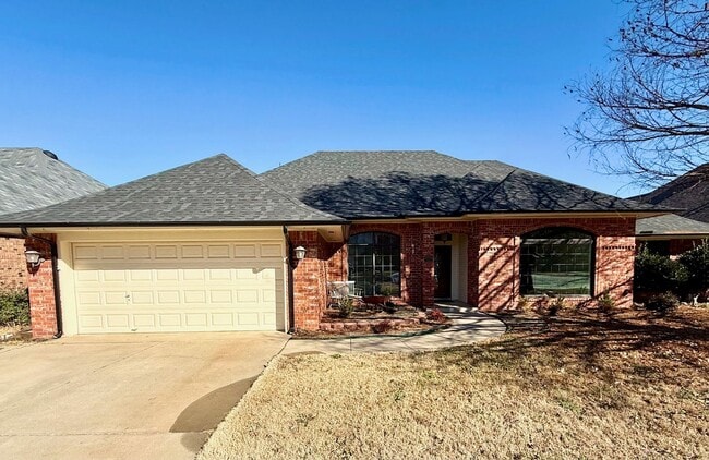 Building Photo - Executive Home in Brookhaven