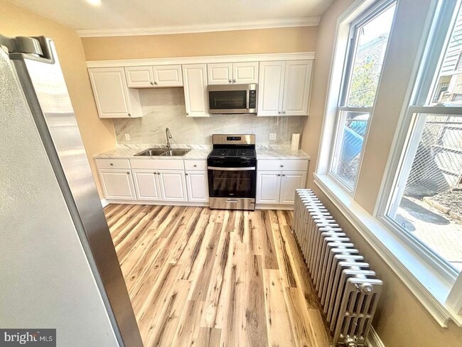 Photo - 2038 Dorrance St