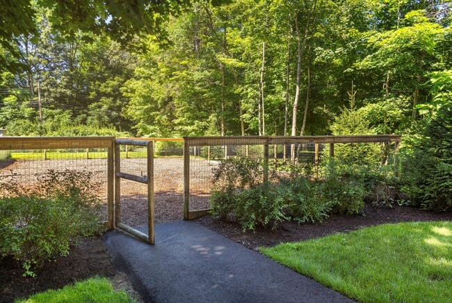 Parque para perros - Farmington Court Apartments
