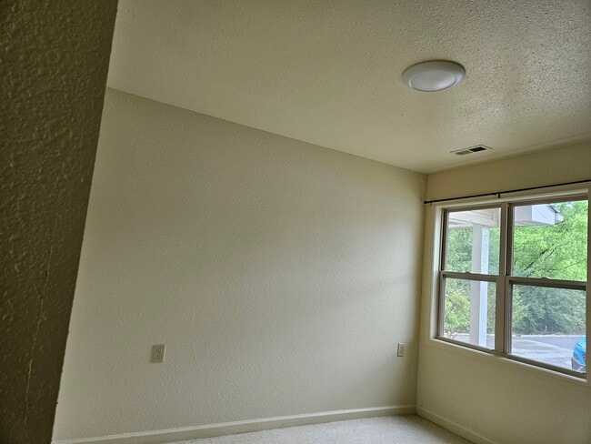 17 Green Meadows Ln