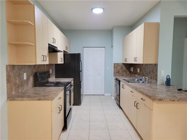 3569 Forest Hill Blvd Unit 117