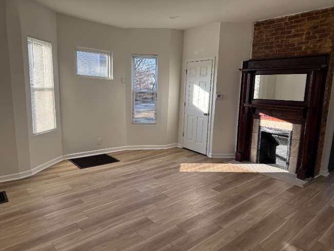 Photo - 6304 Desmond St