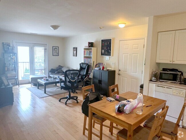Building Photo - 3 Kent Ct Unit 4 Rental