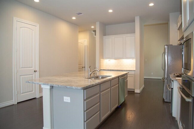 Photo - 4902 Thunder Creek Ln