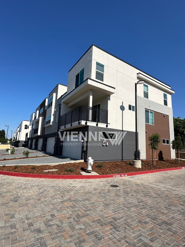 8108 Quiet Knolls Dr