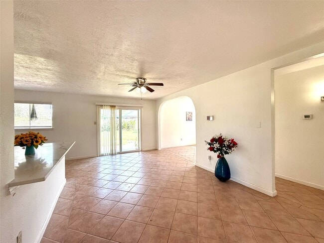 Photo - 9350 Guywood St