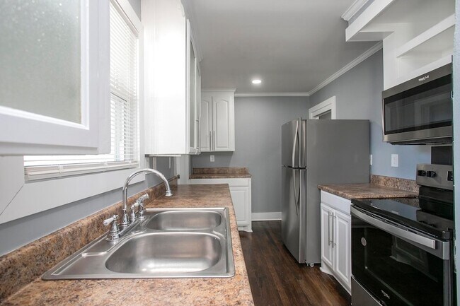 Photo - 1111 Westchester Dr