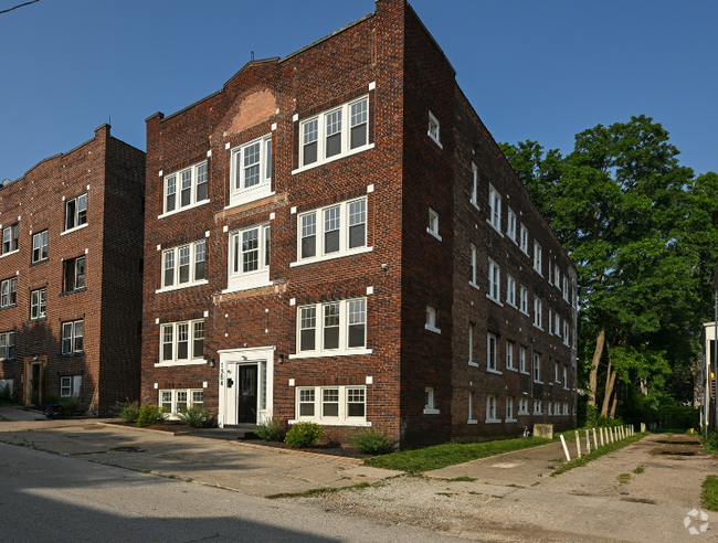 Building Photo - 1384 W 83rd St Unit 406 Rental