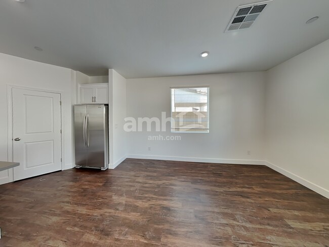 Photo - 124 Island Plumeria Ln