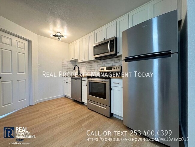 Building Photo - 7619 Douglas St W Unit 3