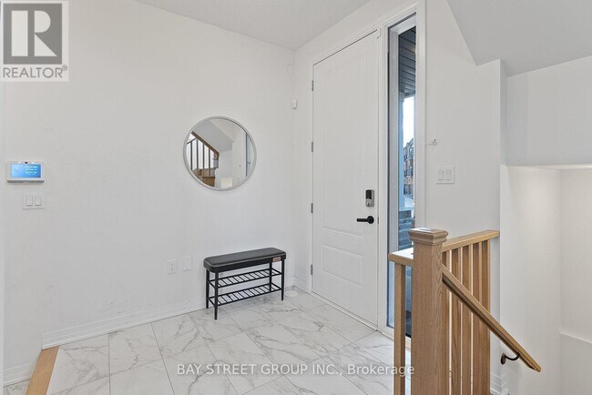 Photo - 134 De La Roche Dr