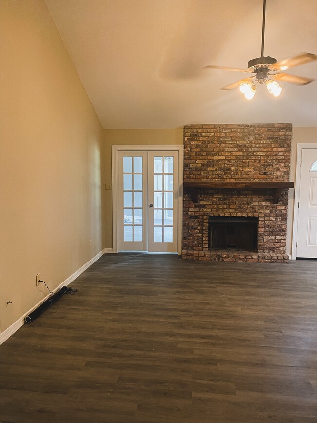 200 Timberwood Dr