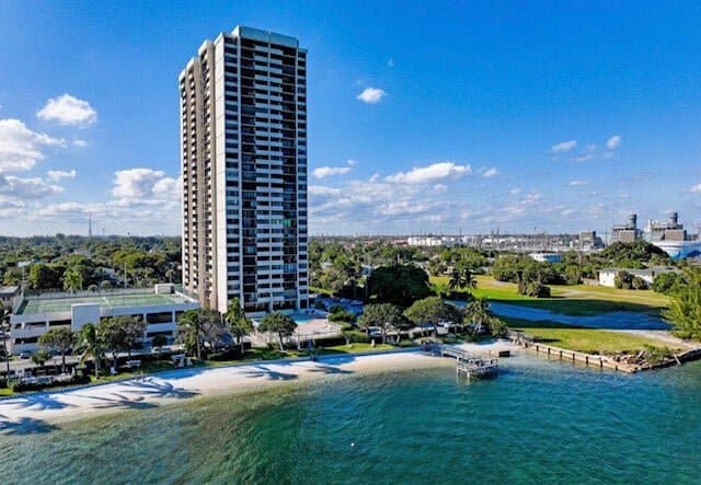 Photo - 5600 N Flagler Dr