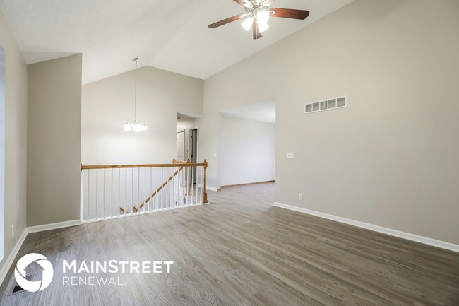 Photo - 1702 Briarwood Ln