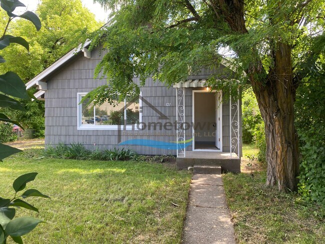 Photo - Beautiful 1 Bedroom 1 Bath Home with Detached Garage Available in Smelterville!