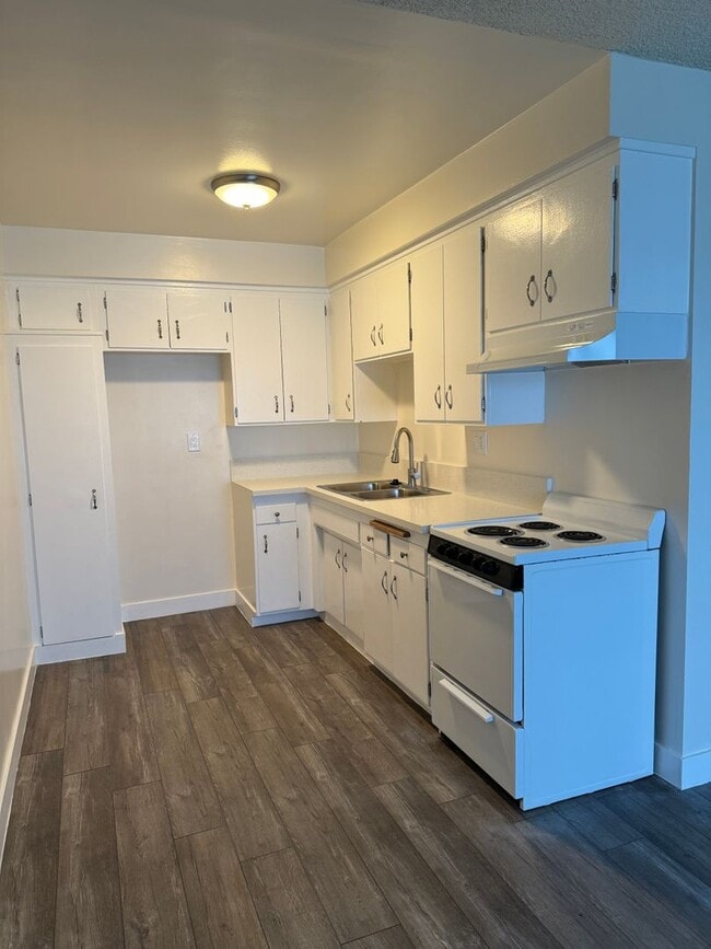 Photo - 13637 Cordary Ave