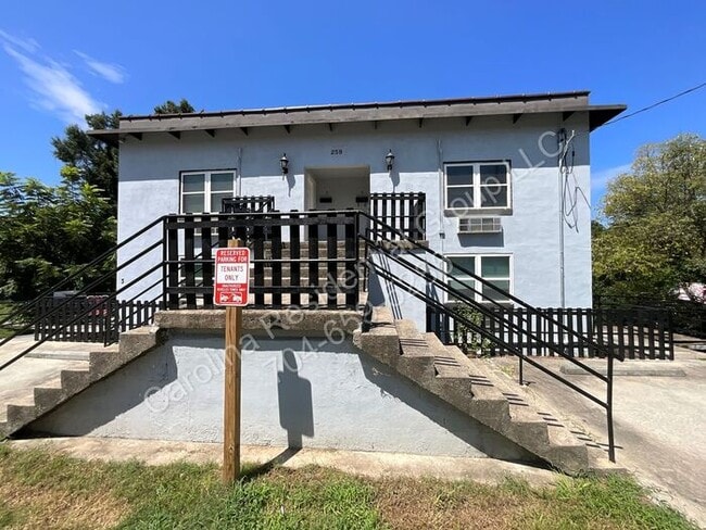 259 Jefferson Ct NE