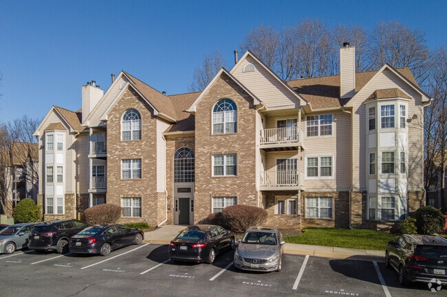 Photo - Lakepointe at Town Center Condominiums