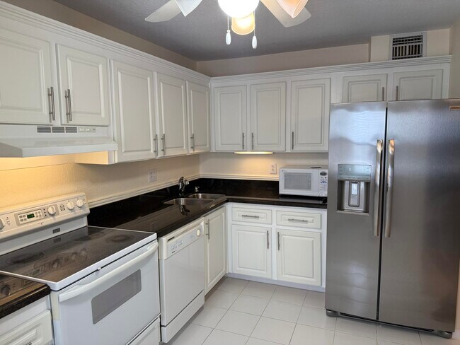 Photo - 3100 NE 48th St Unit 908