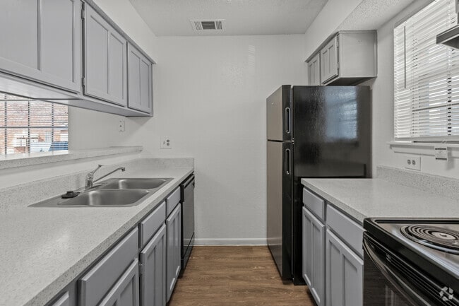 2BR, 2.5BA - 1045 SF - Kitchen