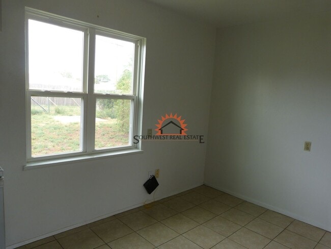 Photo - Cute 3 bedrooms 2 bath home 1 car garage