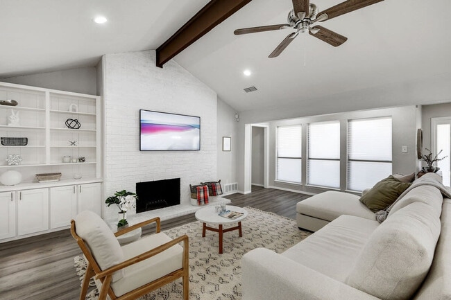 Photo - 4513 Foxfire Way Unit ID1019572P