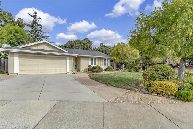 Photo - Great Location! Great Schools! Month to Mo...