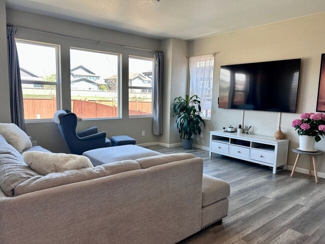 Photo - 551 W 175th Pl