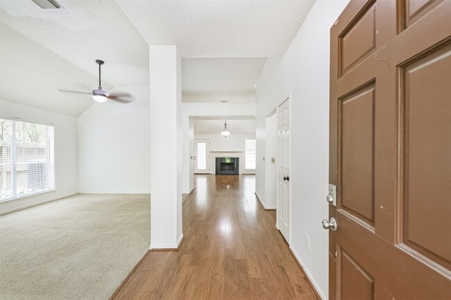 Photo - 43 E Trillium Cir