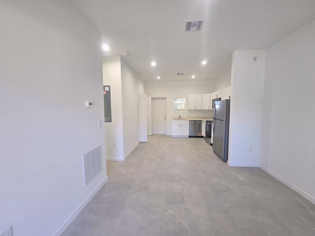 Photo - Brand new 2/2 in Lehigh Acres