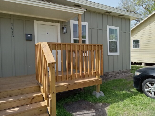 Photo - 1613 Harry St Unidad # A