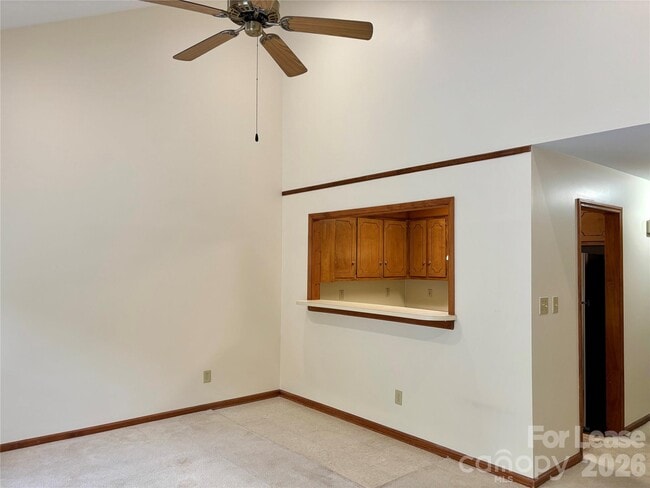 153 Hillcrest Dr