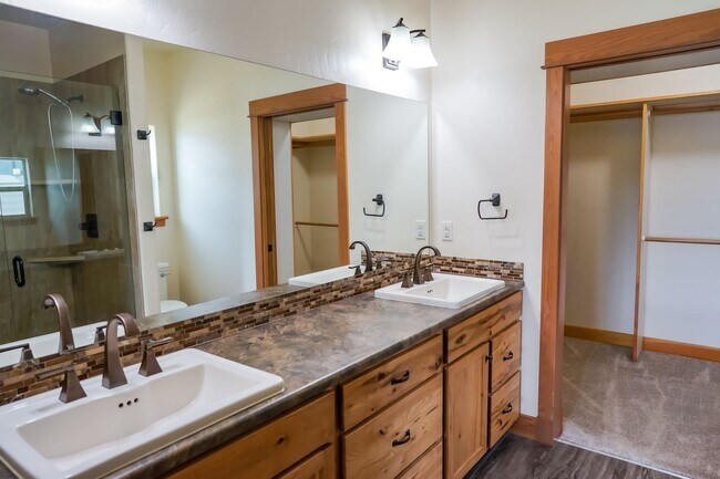 Photo - One Month's Free Rent