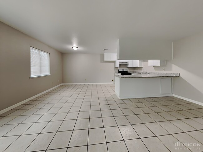 Photo - 601 Jeelu Way