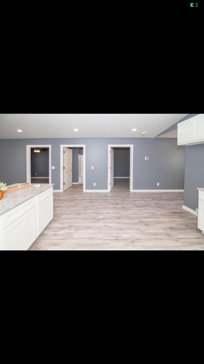 Photo - 305 S 12th St