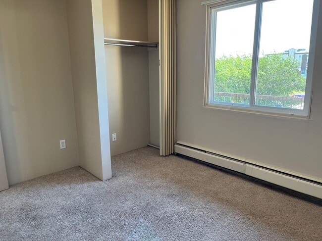 Photo - 1 Bed 1 Bath Unit in Red Deer, AB Unit 307