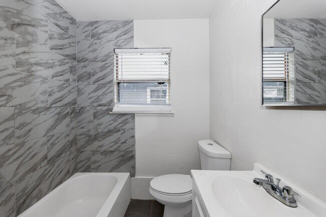 Photo - 4203 Hirsch Rd