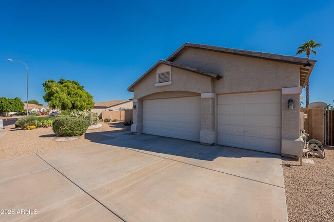 Photo - 2033 N 110th Ave