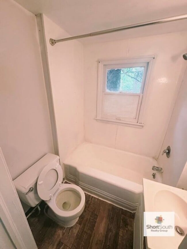 Photo - Updated 2 Bed 1 Bath apartment
