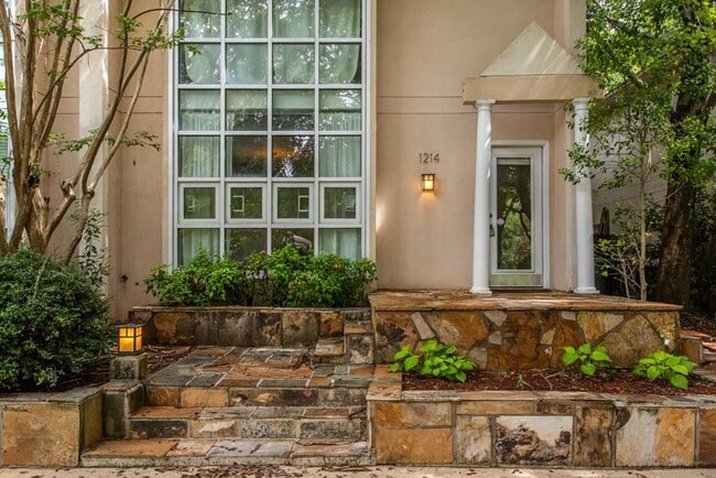 Photo - 1214 Cleburne Ave NE