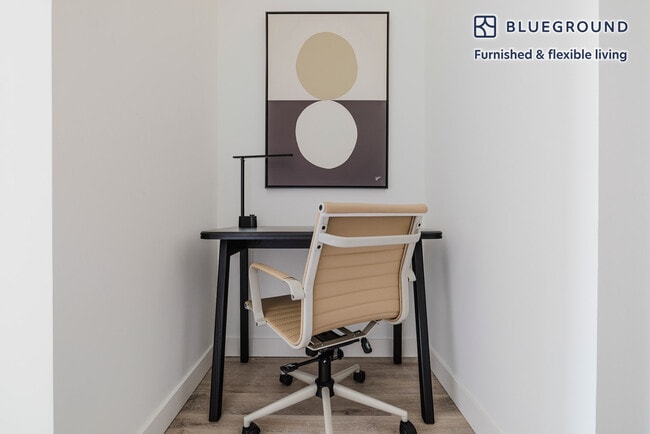 Photo - 1 Florida Ave NE Unidad FL5-ID961