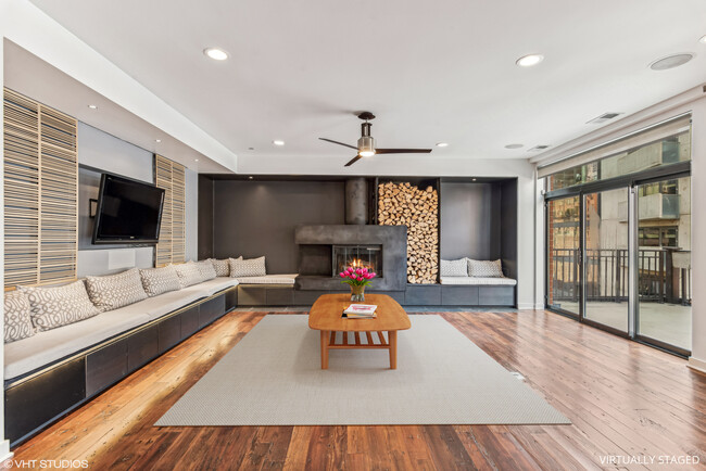 Photo - 33 W Huron St Unit 810