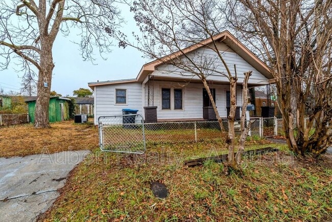 Photo - 151 Curry St