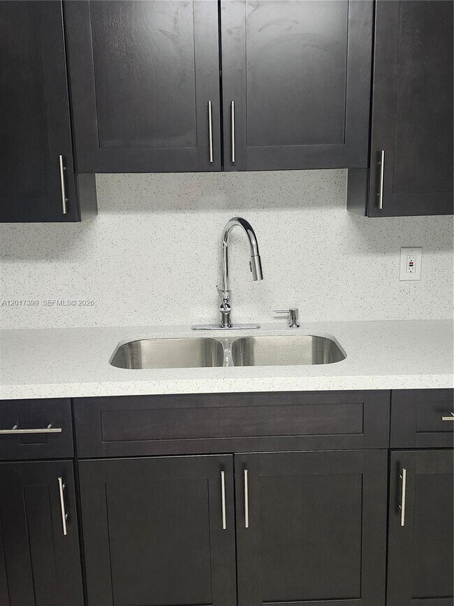 Photo - 3901 SW 51st St Unidad 3903